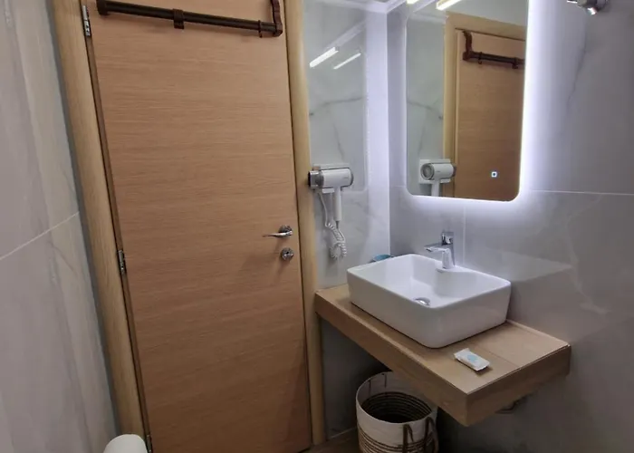 Pnoe Неа-Муданья