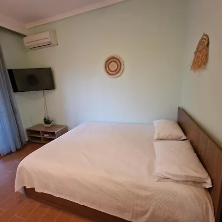 Pnoe ניאה מודאניה