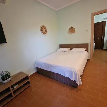 Pnoe ניאה מודאניה