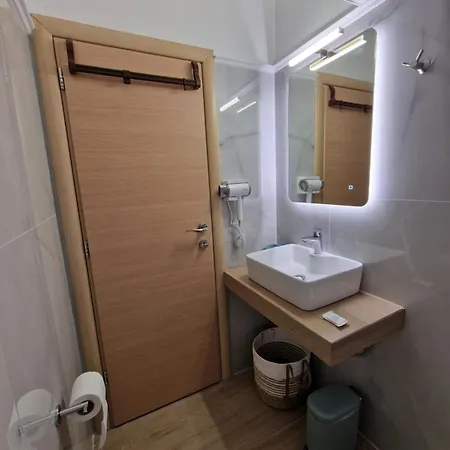 Pnoe ניאה מודאניה